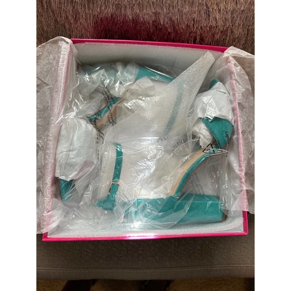 NEW Vince Camuto Carrelen Sandals - 9.5 - Picture 6 of 7